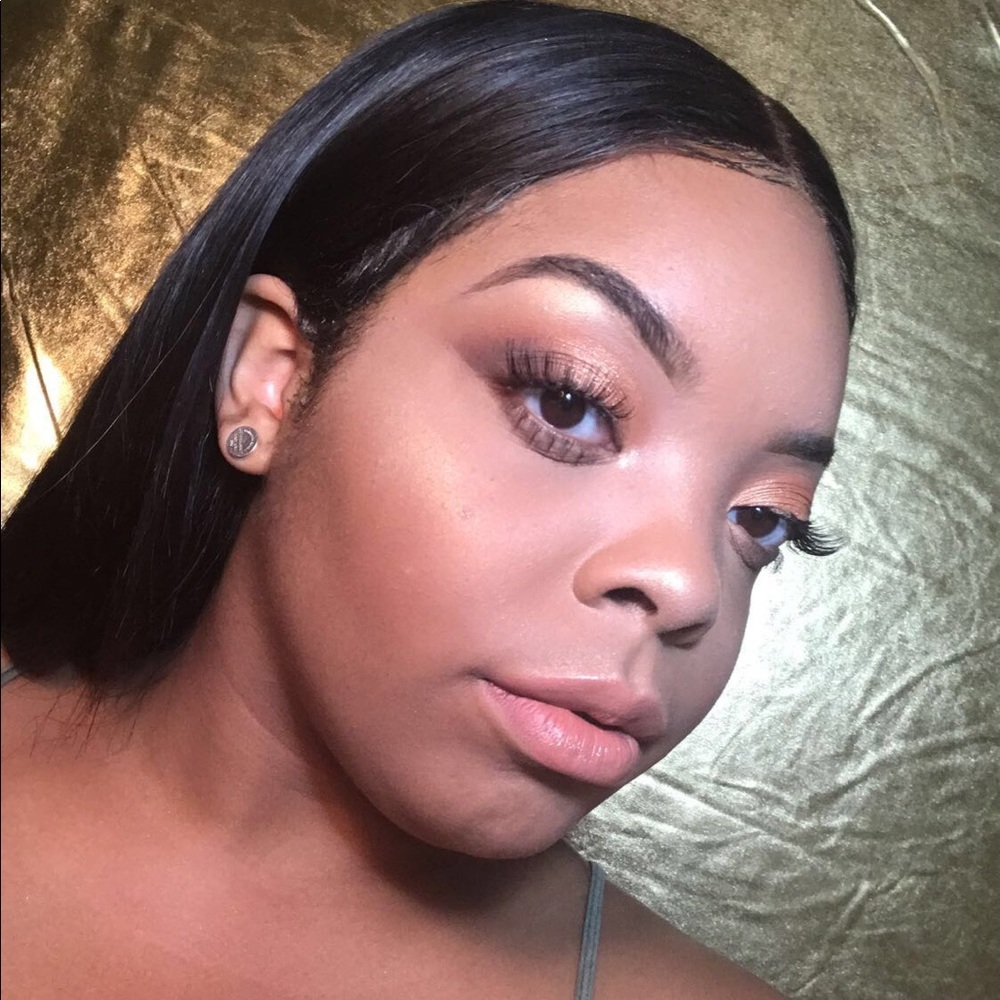 Meet your Posher, Danielle